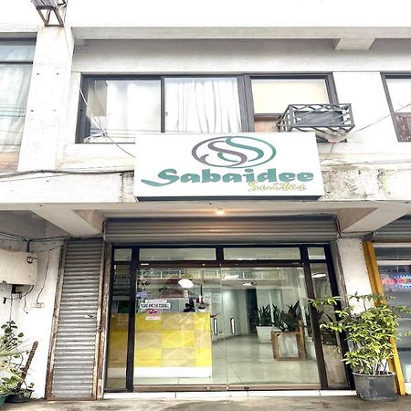 Oyo 910 Sabaidee Suites Mandaue City Ngoại thất bức ảnh